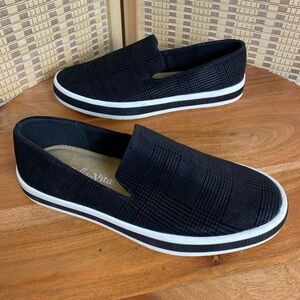 Bella Vita Spencer Ii Black Sporty Slip-On Woman’s 5.5M Sneakers